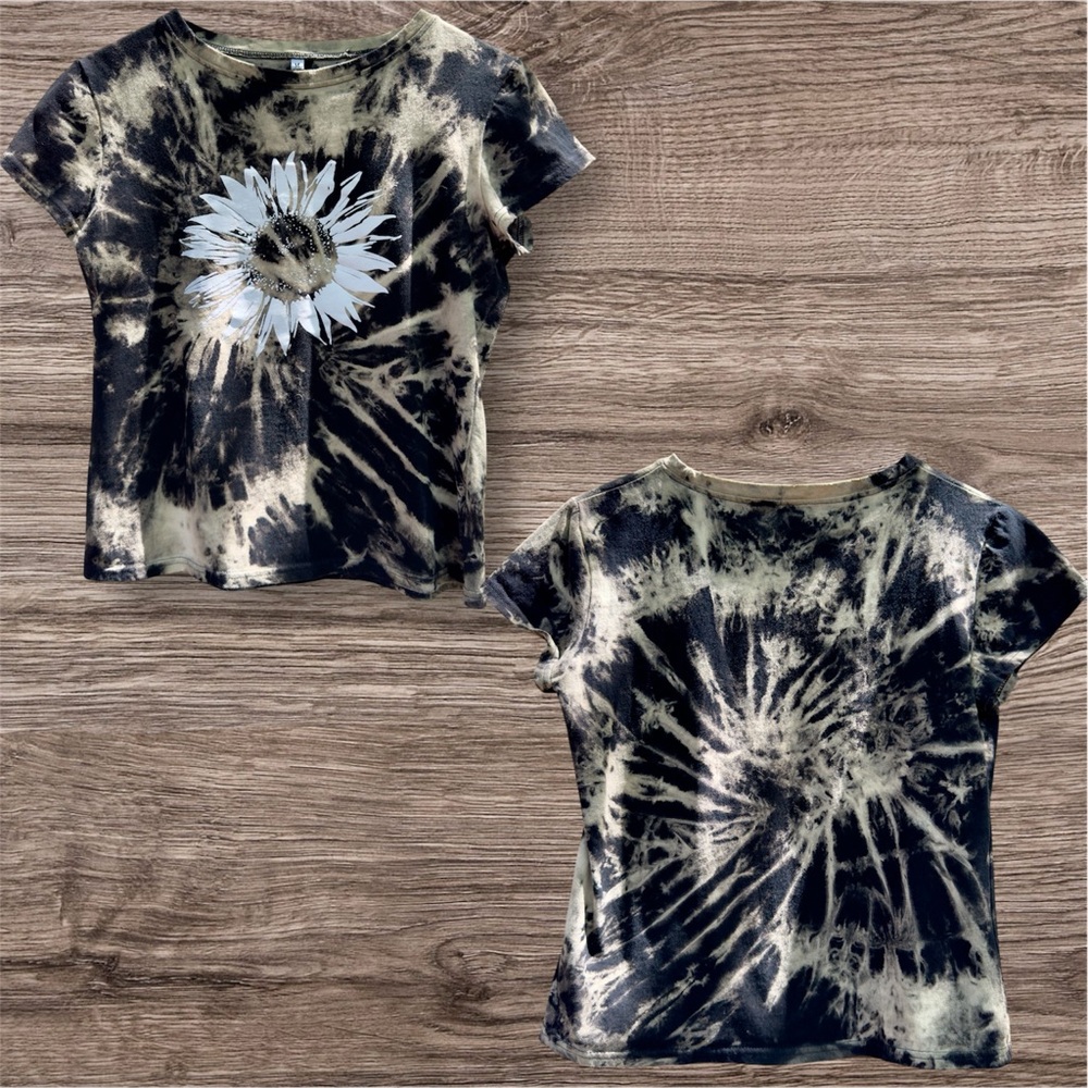 Tie-Dye Sunflower Cropped Shirt